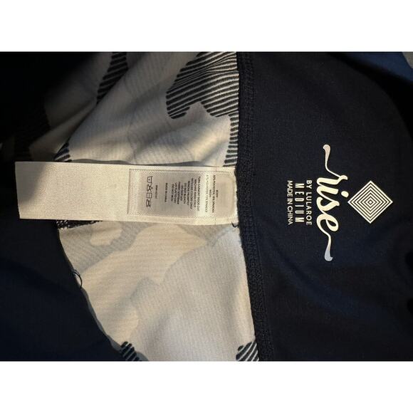 LuLaRoe Fearless Rise Stretch Workout Crop Leggings Blue Camo Size M Medium - Picture 7 of 9